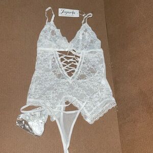 JOYARIA White Lingerie XL NWT